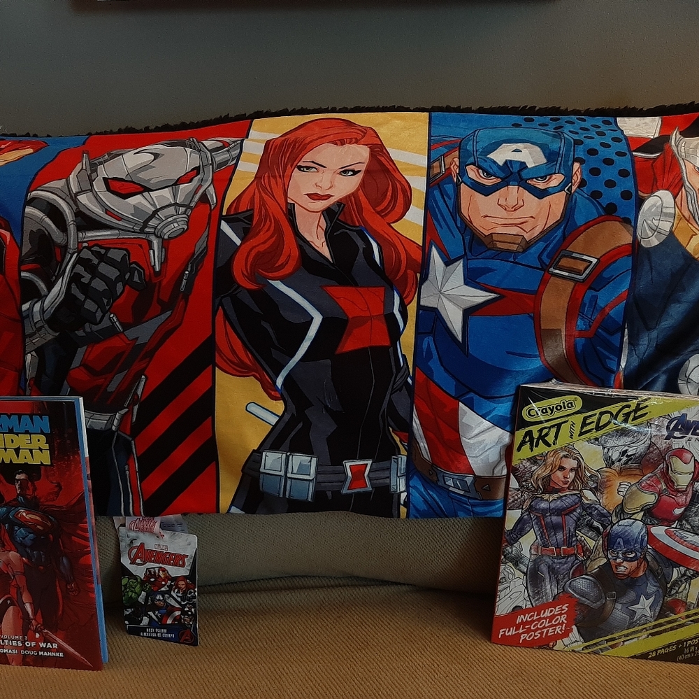 Superhero Women Avengers Pillow, coloring book, Wonderwoman book